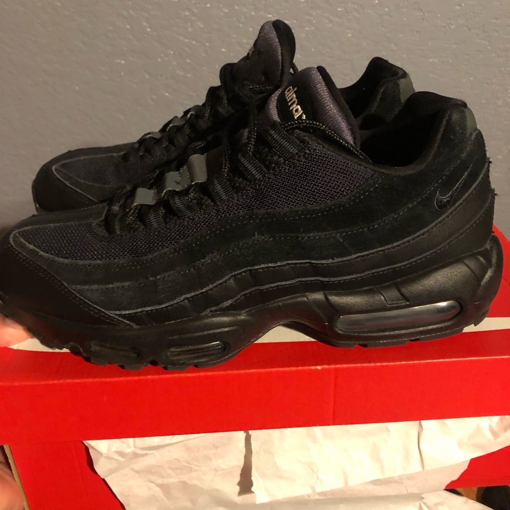 Black Nike air max 95